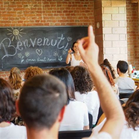 scuola naturopatia in aula.